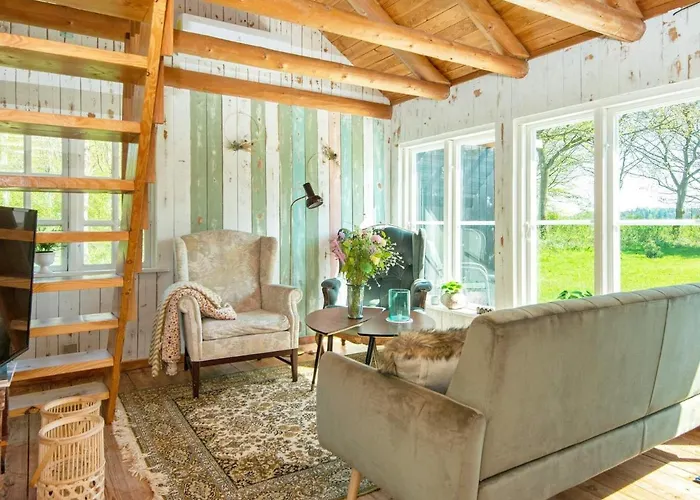 6 Person In Hovborg-by Traum *