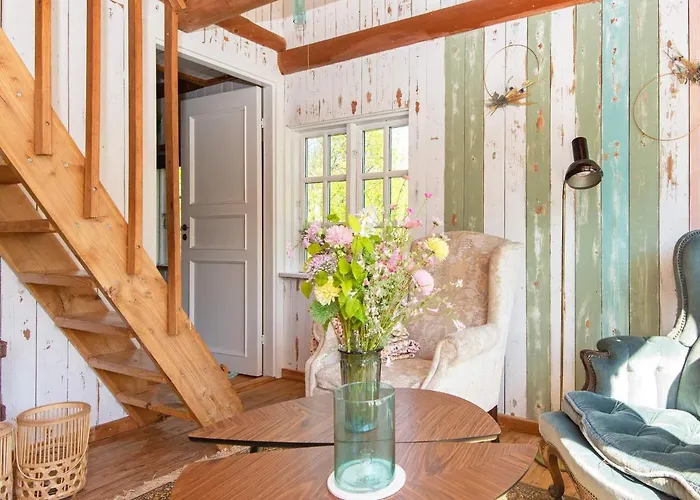 6 Person In Hovborg-by Traum *