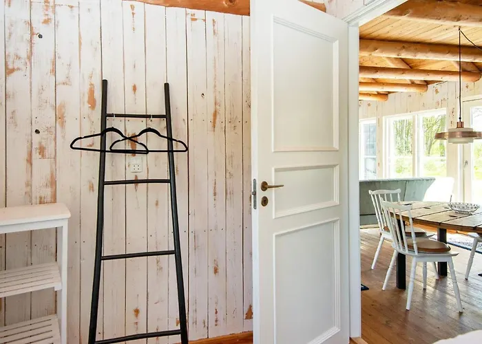 6 Person In Hovborg-by Traum * Hovborg